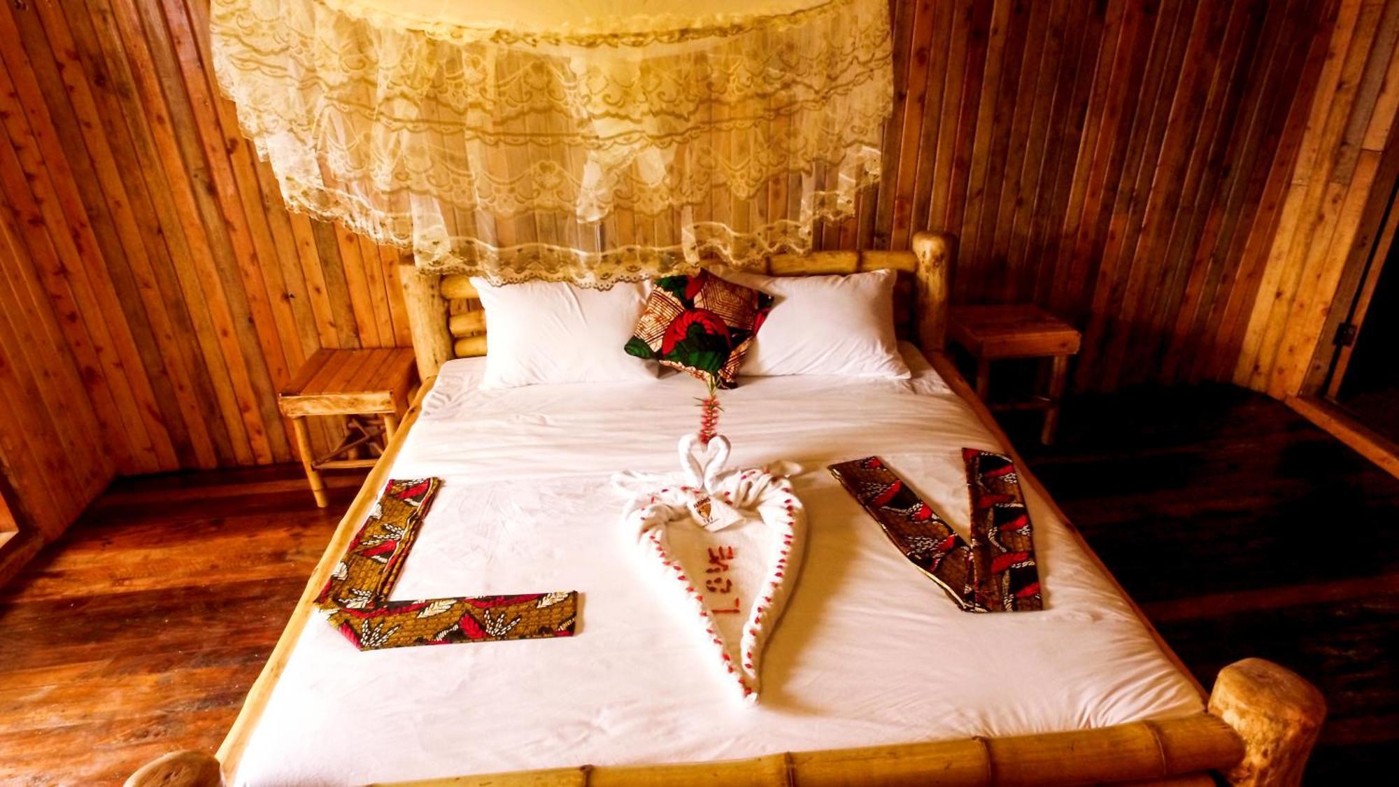 Hawk'S Eye Lodge Bunyonyi Kabale Rum bild